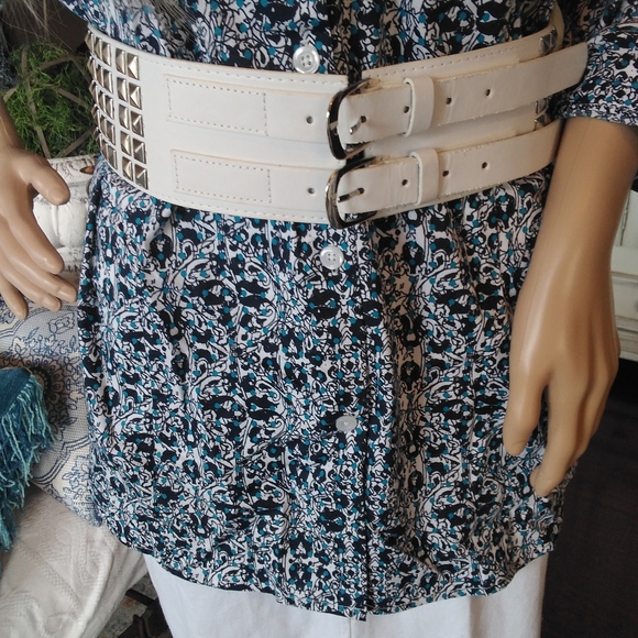 Outfit - Picture 3 of 6